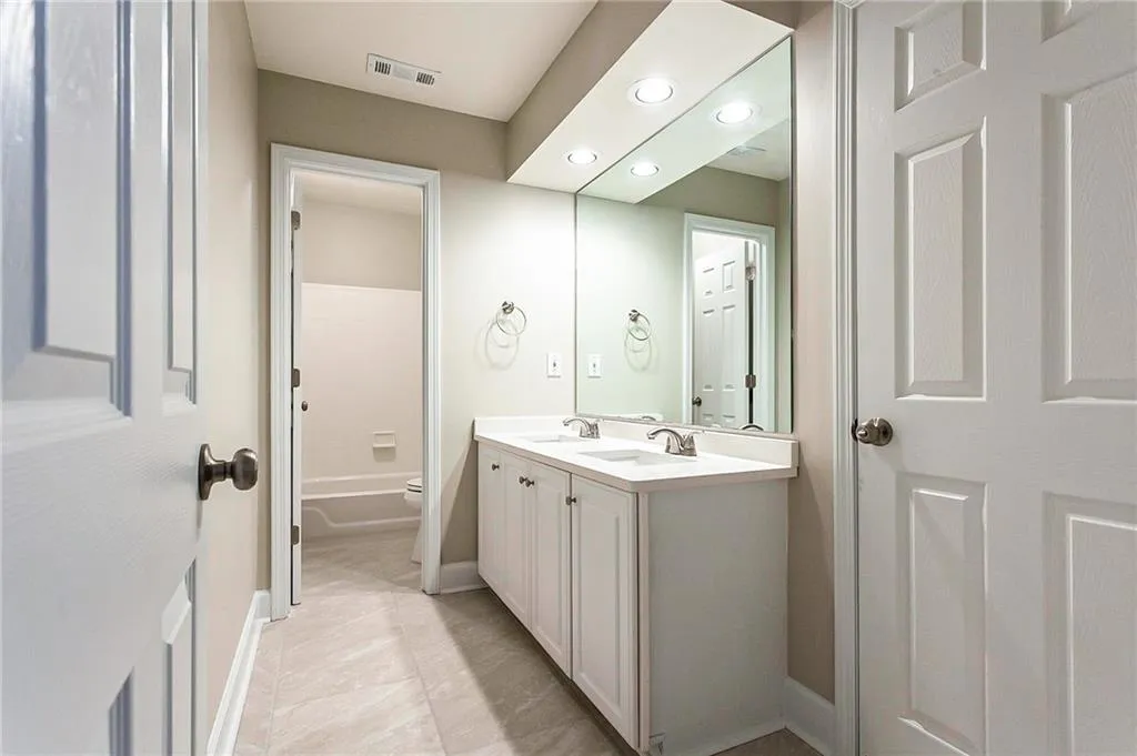 755 Glenridge Close Drive, Atlanta, Georgia 30328, 4 Bedrooms Bedrooms, ,2 BathroomsBathrooms,Residential,Sold,755 Glenridge Close Drive,6893788 755 Glenridge Close Drive, Atlanta, Georgia 30328, 4 Bedrooms Bedrooms, ,2 BathroomsBathrooms,Residential,Sold,755 Glenridge Close Drive,6893788