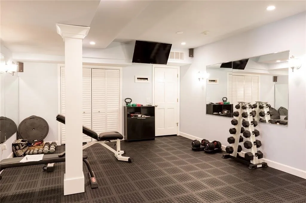 5100 Northland Drive, Sandy Springs, Georgia 30342, 4 Bedrooms Bedrooms, ,3 BathroomsBathrooms,Residential,Sold,5100 Northland Drive,6505227