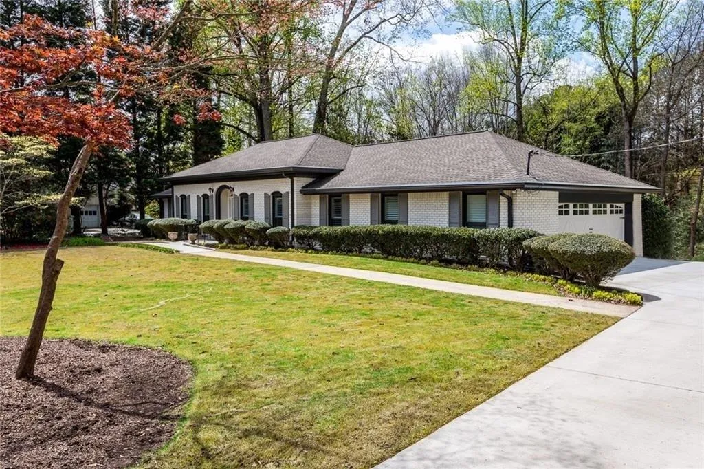 5100 Northland Drive, Sandy Springs, Georgia 30342, 4 Bedrooms Bedrooms, ,3 BathroomsBathrooms,Residential,Sold,5100 Northland Drive,6505227