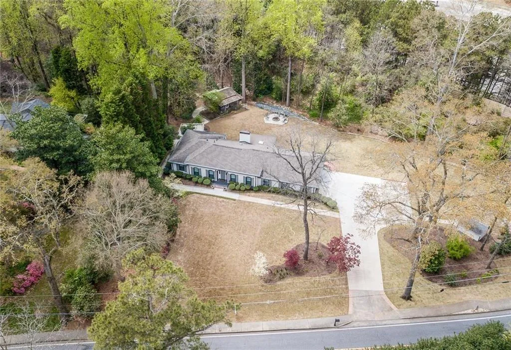 5100 Northland Drive, Sandy Springs, Georgia 30342, 4 Bedrooms Bedrooms, ,3 BathroomsBathrooms,Residential,Sold,5100 Northland Drive,6505227