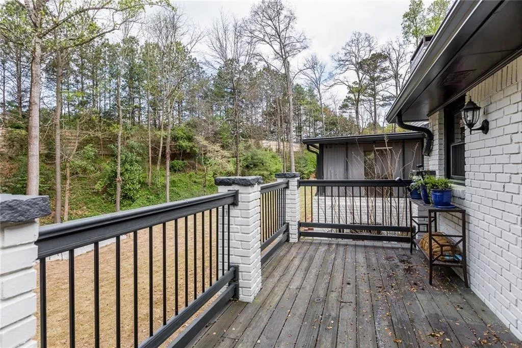 5100 Northland Drive, Sandy Springs, Georgia 30342, 4 Bedrooms Bedrooms, ,3 BathroomsBathrooms,Residential,Sold,5100 Northland Drive,6505227