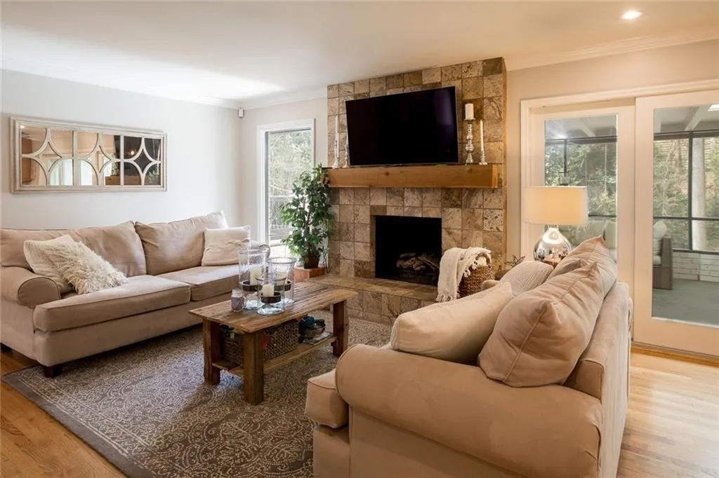 5100 Northland Drive, Sandy Springs, Georgia 30342, 4 Bedrooms Bedrooms, ,3 BathroomsBathrooms,Residential,Sold,5100 Northland Drive,6505227