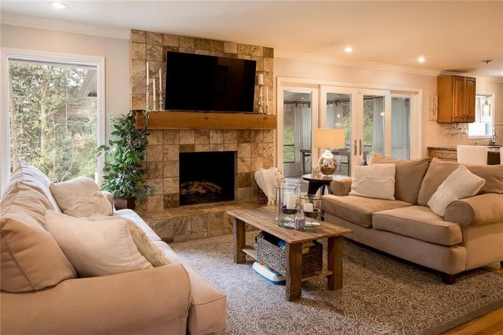 5100 Northland Drive, Sandy Springs, Georgia 30342, 4 Bedrooms Bedrooms, ,3 BathroomsBathrooms,Residential,Sold,5100 Northland Drive,6505227