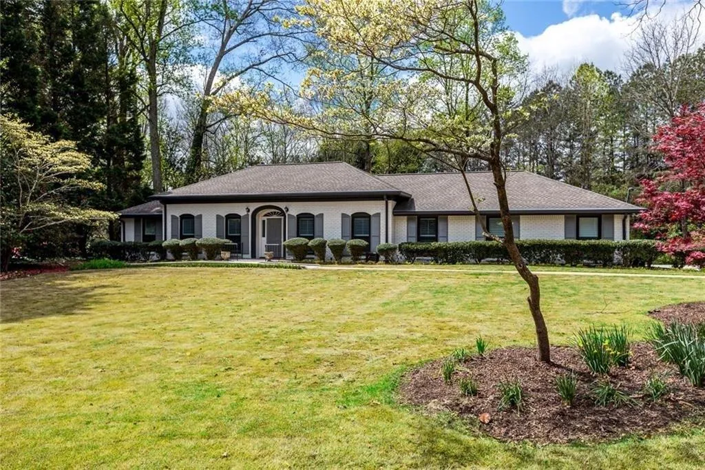 5100 Northland Drive, Sandy Springs, Georgia 30342, 4 Bedrooms Bedrooms, ,3 BathroomsBathrooms,Residential,Sold,5100 Northland Drive,6505227