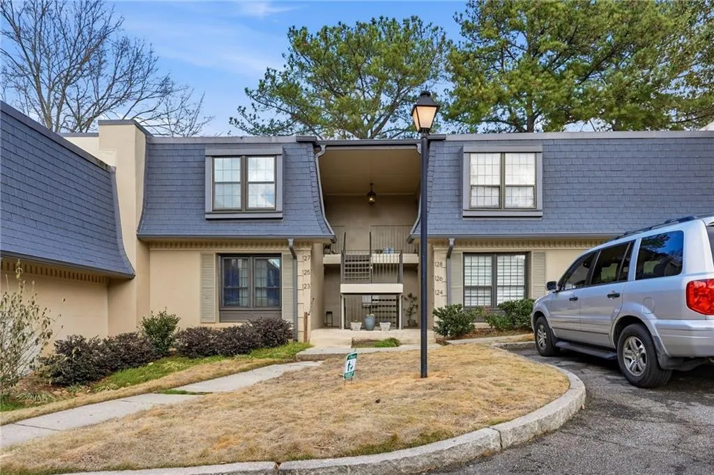 123 Maison Place Nw, Atlanta, Georgia 30327, 2 Bedrooms Bedrooms, 0 ,2 BathroomsBathrooms,Residential,For Sale,123 Maison Place Nw,7762080