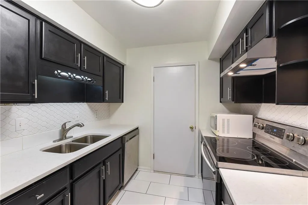 3003 Wingate Way, Sandy Springs, Georgia 30350, 1 Bedroom Bedrooms, ,1 BathroomBathrooms,Residential,Sold,3003 Wingate Way,6919438