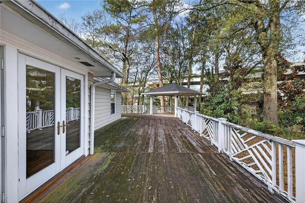 1040 Lindridge Drive Ne, Atlanta, Georgia 30324, 0 ,Land,For Sale,1040 Lindridge Drive Ne,7692736