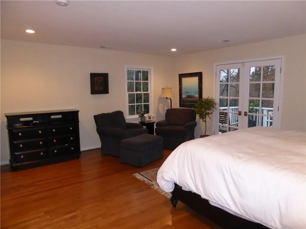 5160 S Trimble Road, Sandy Springs, Georgia 30342, 5 Bedrooms Bedrooms, ,2 BathroomsBathrooms,Residential,Sold,5160 S Trimble Road,5630761