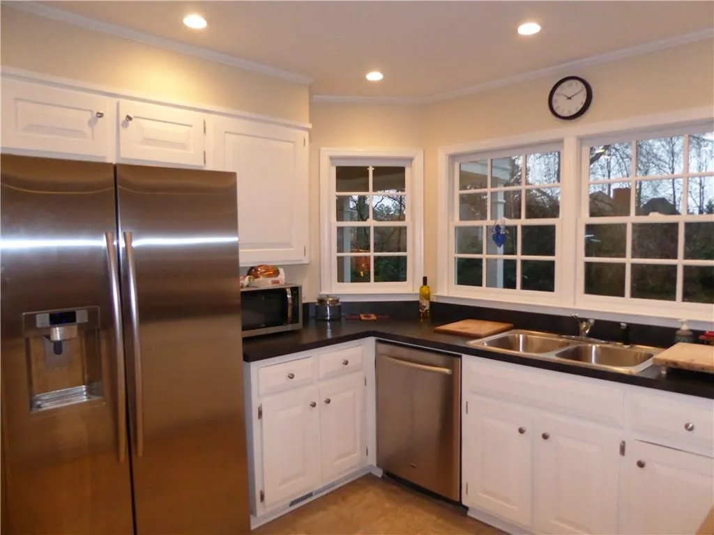 5160 S Trimble Road, Sandy Springs, Georgia 30342, 5 Bedrooms Bedrooms, ,2 BathroomsBathrooms,Residential,Sold,5160 S Trimble Road,5630761