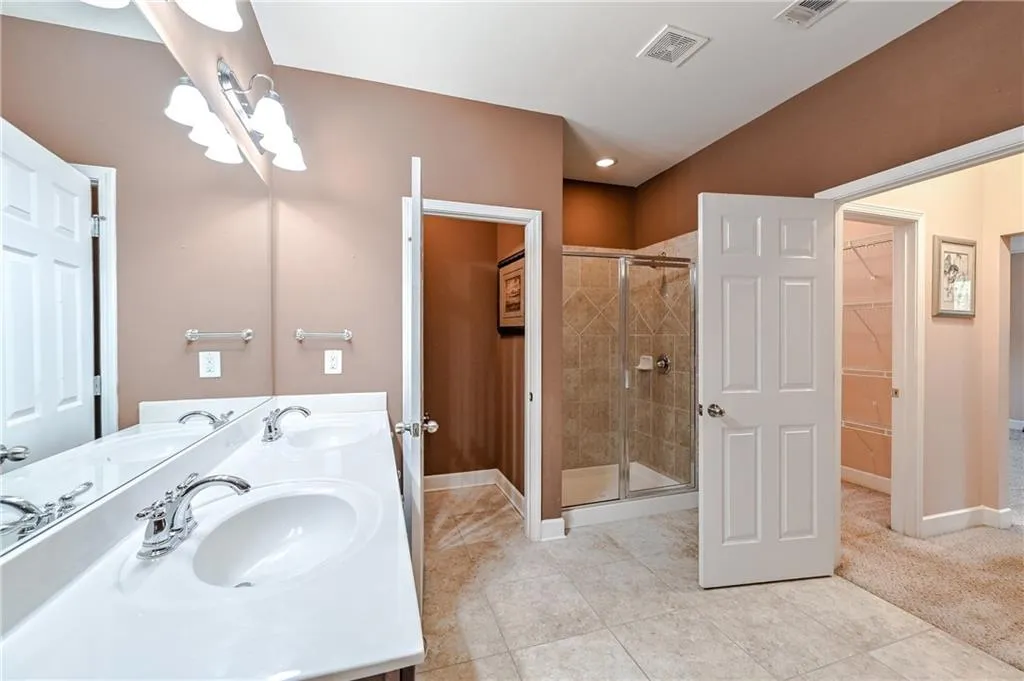102 Wellington Trace, Sandy Springs, Georgia 30328, 4 Bedrooms Bedrooms, ,3 BathroomsBathrooms,Residential,Sold,102 Wellington Trace,7119241