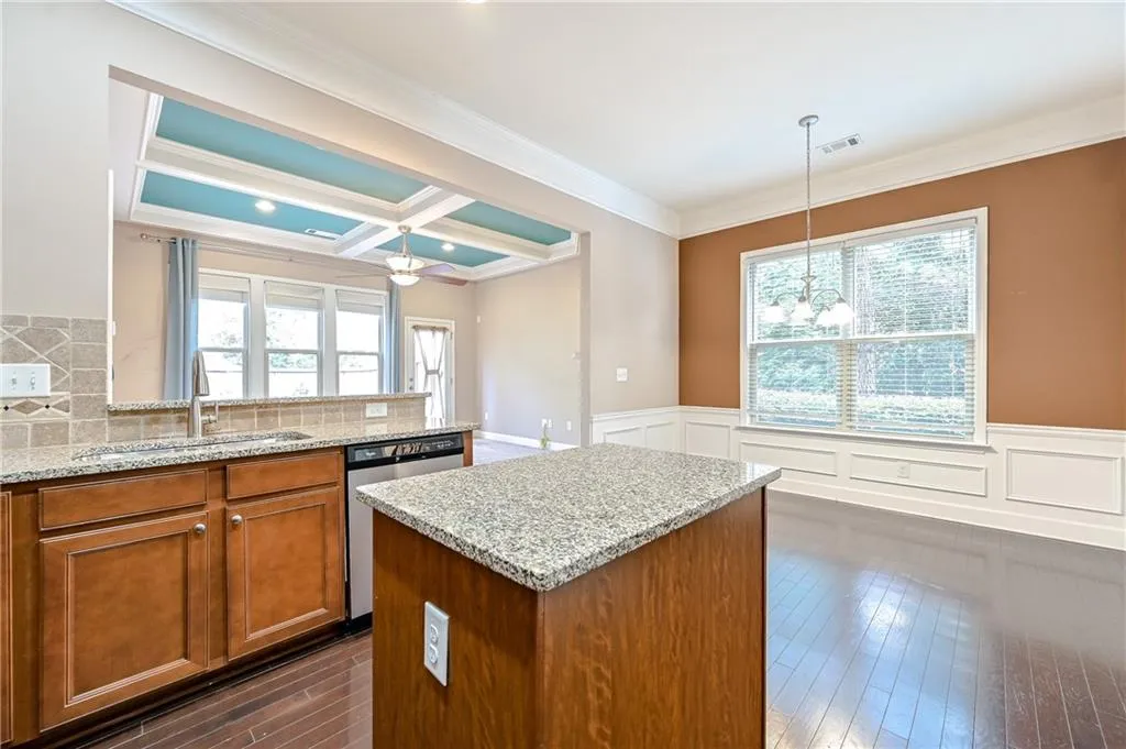 102 Wellington Trace, Sandy Springs, Georgia 30328, 4 Bedrooms Bedrooms, ,3 BathroomsBathrooms,Residential,Sold,102 Wellington Trace,7119241