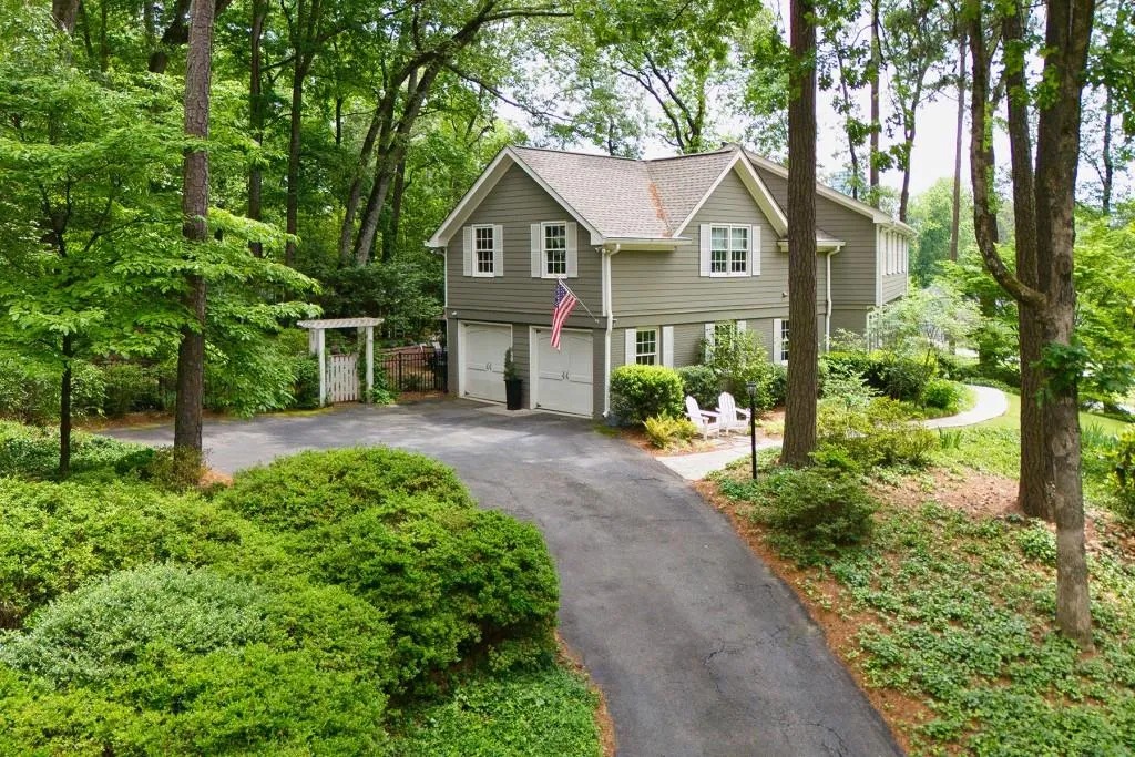 815 Glenairy Drive, Sandy Springs, Georgia 30328, 5 Bedrooms Bedrooms, ,3 BathroomsBathrooms,Residential,Sold,815 Glenairy Drive,7379939