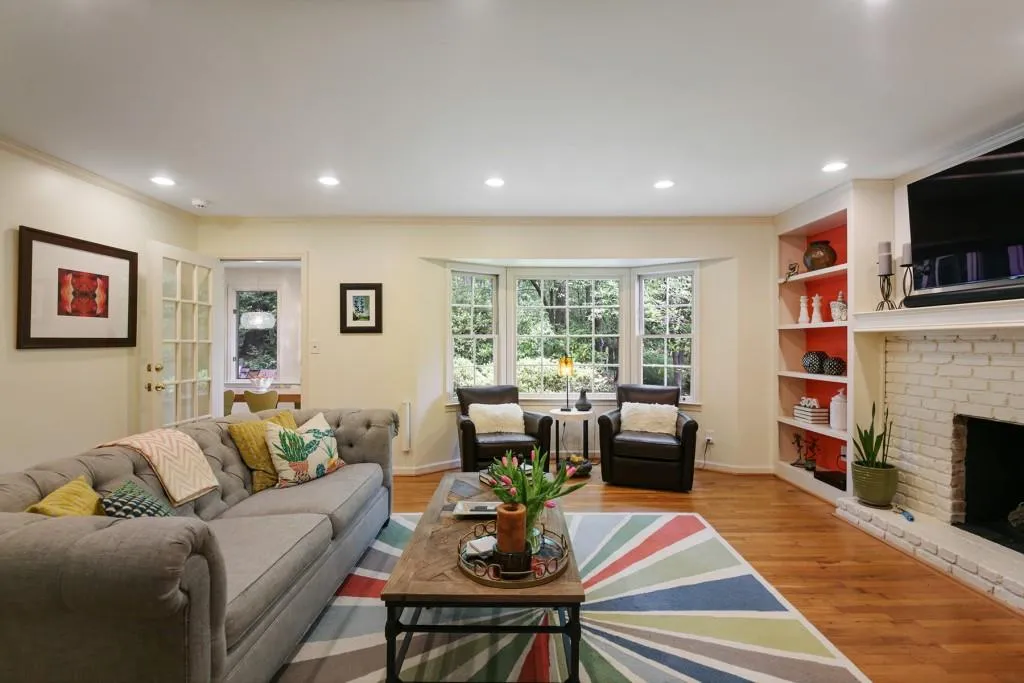 815 Glenairy Drive, Sandy Springs, Georgia 30328, 5 Bedrooms Bedrooms, ,3 BathroomsBathrooms,Residential,Sold,815 Glenairy Drive,7379939