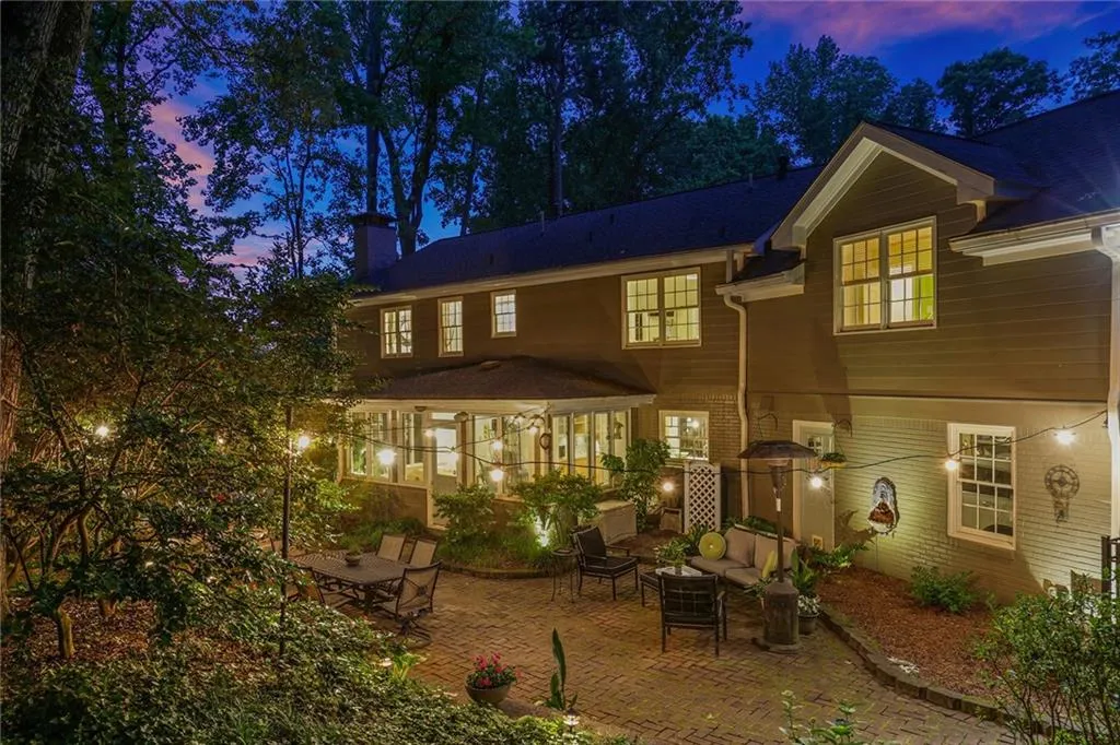 815 Glenairy Drive, Sandy Springs, Georgia 30328, 5 Bedrooms Bedrooms, ,3 BathroomsBathrooms,Residential,Sold,815 Glenairy Drive,7379939