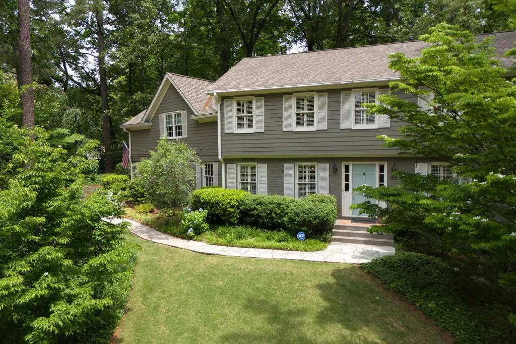 815 Glenairy Drive, Sandy Springs, Georgia 30328, 5 Bedrooms Bedrooms, ,3 BathroomsBathrooms,Residential,Sold,815 Glenairy Drive,7379939