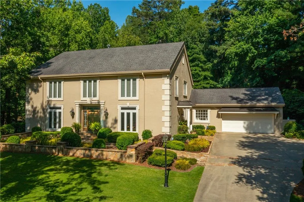 4645 Mount Paran Parkway, Atlanta, Georgia 30327, 5 Bedrooms Bedrooms, ,4 BathroomsBathrooms,Residential,Sold,4645 Mount Paran Parkway,7070571
