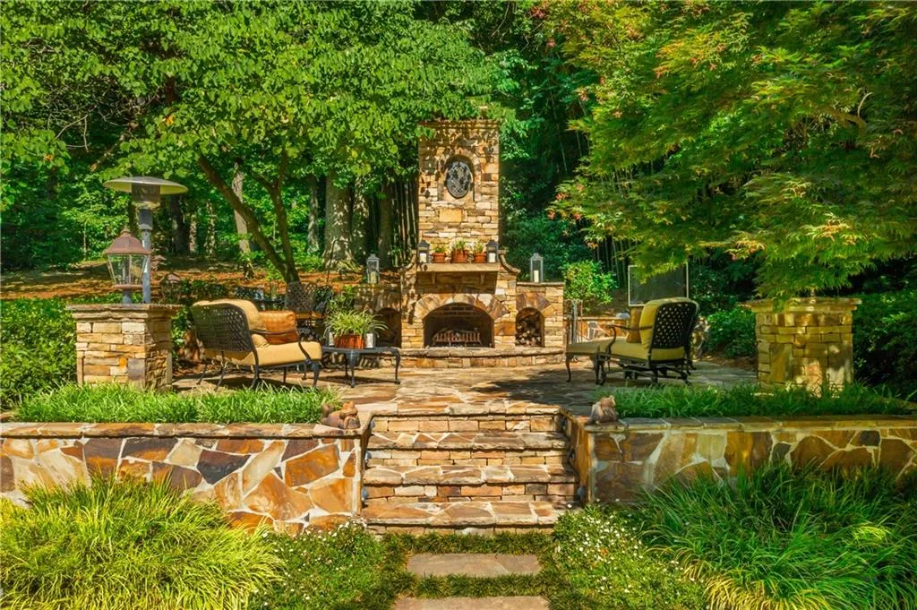 4645 Mount Paran Parkway, Atlanta, Georgia 30327, 5 Bedrooms Bedrooms, ,4 BathroomsBathrooms,Residential,Sold,4645 Mount Paran Parkway,7070571