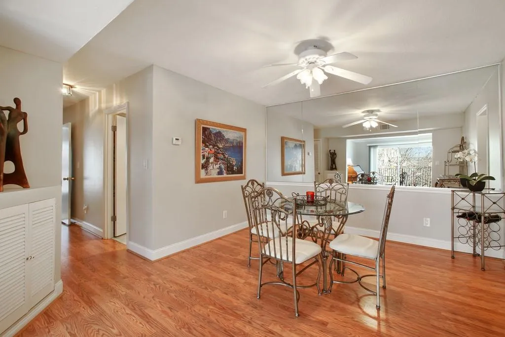 6851 Roswell Road Ne Unit D36, Sandy Springs, Georgia 30328, 2 Bedrooms Bedrooms, ,2 BathroomsBathrooms,Residential,Sold,6851 Roswell Road Ne Unit D36,6511883