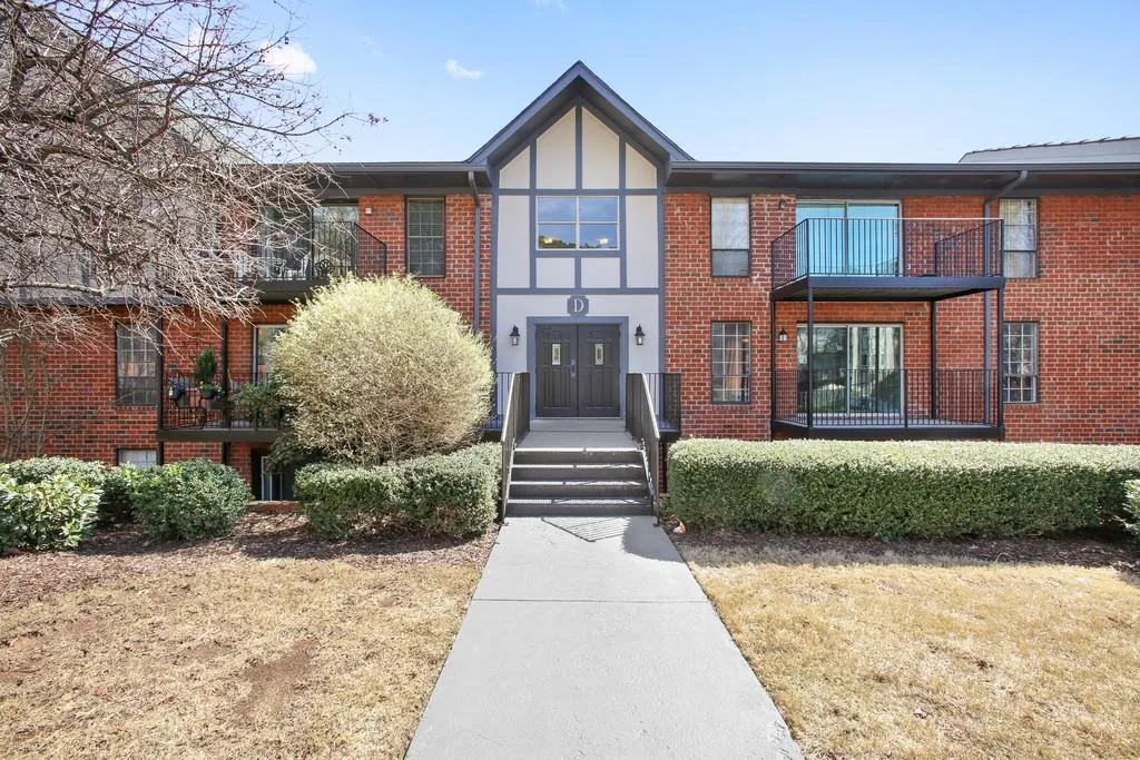6851 Roswell Road Ne Unit D36, Sandy Springs, Georgia 30328, 2 Bedrooms Bedrooms, ,2 BathroomsBathrooms,Residential,Sold,6851 Roswell Road Ne Unit D36,6511883