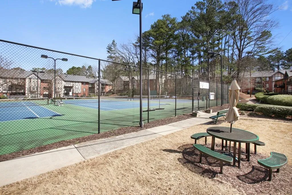 6851 Roswell Road Ne Unit D36, Sandy Springs, Georgia 30328, 2 Bedrooms Bedrooms, ,2 BathroomsBathrooms,Residential,Sold,6851 Roswell Road Ne Unit D36,6511883