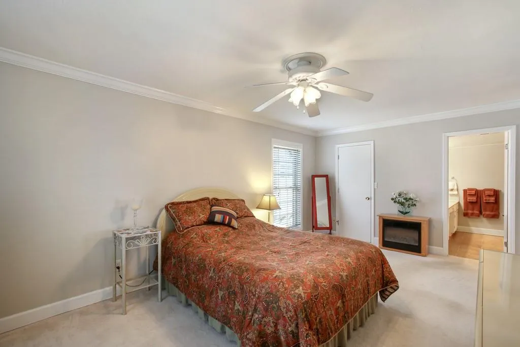 6851 Roswell Road Ne Unit D36, Sandy Springs, Georgia 30328, 2 Bedrooms Bedrooms, ,2 BathroomsBathrooms,Residential,Sold,6851 Roswell Road Ne Unit D36,6511883
