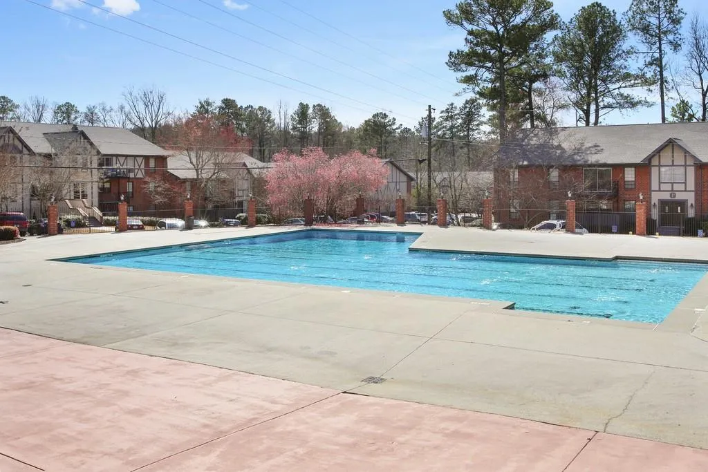 6851 Roswell Road Ne Unit D36, Sandy Springs, Georgia 30328, 2 Bedrooms Bedrooms, ,2 BathroomsBathrooms,Residential,Sold,6851 Roswell Road Ne Unit D36,6511883