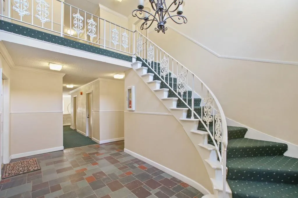 6851 Roswell Road Ne Unit D36, Sandy Springs, Georgia 30328, 2 Bedrooms Bedrooms, ,2 BathroomsBathrooms,Residential,Sold,6851 Roswell Road Ne Unit D36,6511883