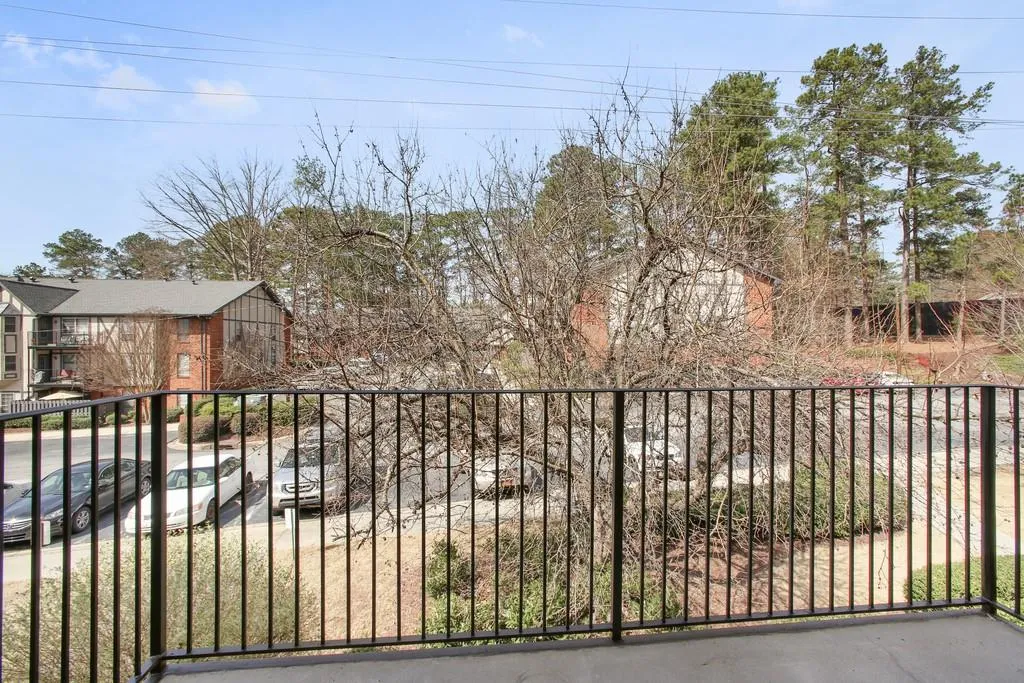 6851 Roswell Road Ne Unit D36, Sandy Springs, Georgia 30328, 2 Bedrooms Bedrooms, ,2 BathroomsBathrooms,Residential,Sold,6851 Roswell Road Ne Unit D36,6511883