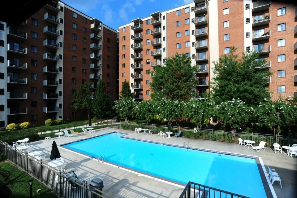300 Johnson Ferry Road Ne Unit B408, Sandy Springs, Georgia 30328, 1 Bedroom Bedrooms, ,1 BathroomBathrooms,Residential,Sold,300 Johnson Ferry Road Ne Unit B408,6879133