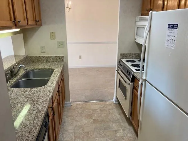 300 Johnson Ferry Road Ne Unit B408, Sandy Springs, Georgia 30328, 1 Bedroom Bedrooms, ,1 BathroomBathrooms,Residential,Sold,300 Johnson Ferry Road Ne Unit B408,6879133