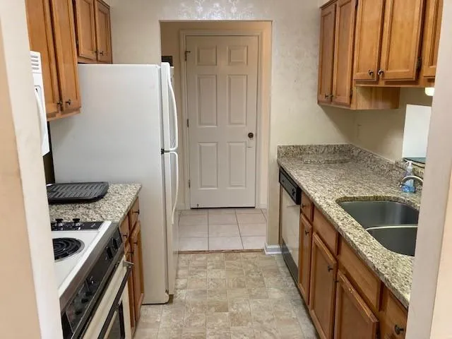 300 Johnson Ferry Road Ne Unit B408, Sandy Springs, Georgia 30328, 1 Bedroom Bedrooms, ,1 BathroomBathrooms,Residential,Sold,300 Johnson Ferry Road Ne Unit B408,6879133