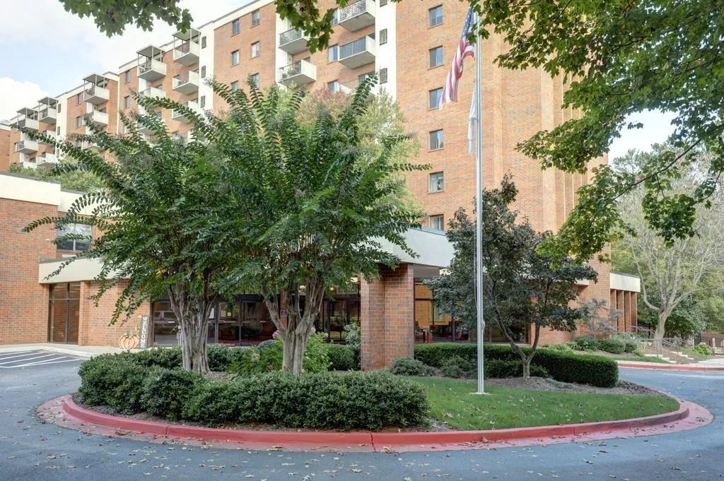 300 Johnson Ferry Road Ne Unit B408, Sandy Springs, Georgia 30328, 1 Bedroom Bedrooms, ,1 BathroomBathrooms,Residential,Sold,300 Johnson Ferry Road Ne Unit B408,6879133