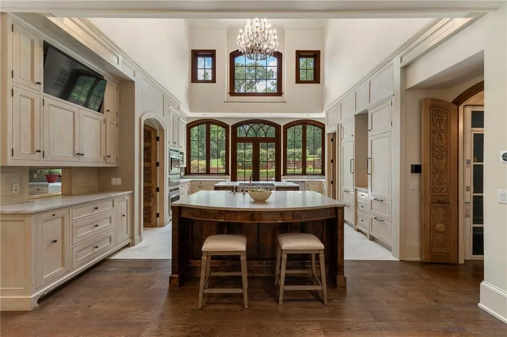 35 Valley Road Nw, Atlanta, Georgia 30305, 6 Bedrooms Bedrooms, 0 ,8 BathroomsBathrooms,Residential,For Sale,35 Valley Road Nw,7806864
