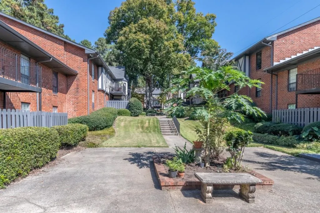 6851 Roswell Road Unit A-3, Atlanta, Georgia 30328, 2 Bedrooms Bedrooms, ,2 BathroomsBathrooms,Residential,Sold,6851 Roswell Road Unit A-3,6959259