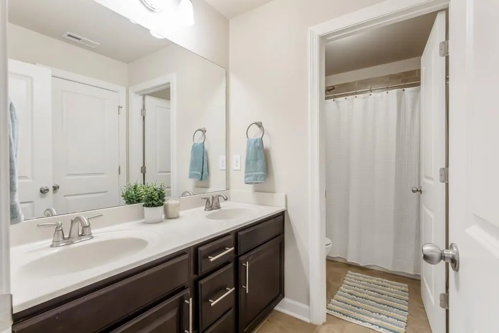 7635 Highland Bluff, Sandy Springs, Georgia 30328, 4 Bedrooms Bedrooms, ,2 BathroomsBathrooms,Residential,Sold,7635 Highland Bluff,6793708 7635 Highland Bluff, Sandy Springs, Georgia 30328, 4 Bedrooms Bedrooms, ,2 BathroomsBathrooms,Residential,Sold,7635 Highland Bluff,6793708