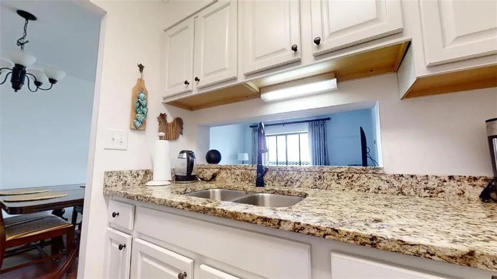 300 Johnson Ferry Road Ne Unit B1005, Atlanta, Georgia 30328, 1 Bedroom Bedrooms, ,1 BathroomBathrooms,Residential,Sold,300 Johnson Ferry Road Ne Unit B1005,7181342