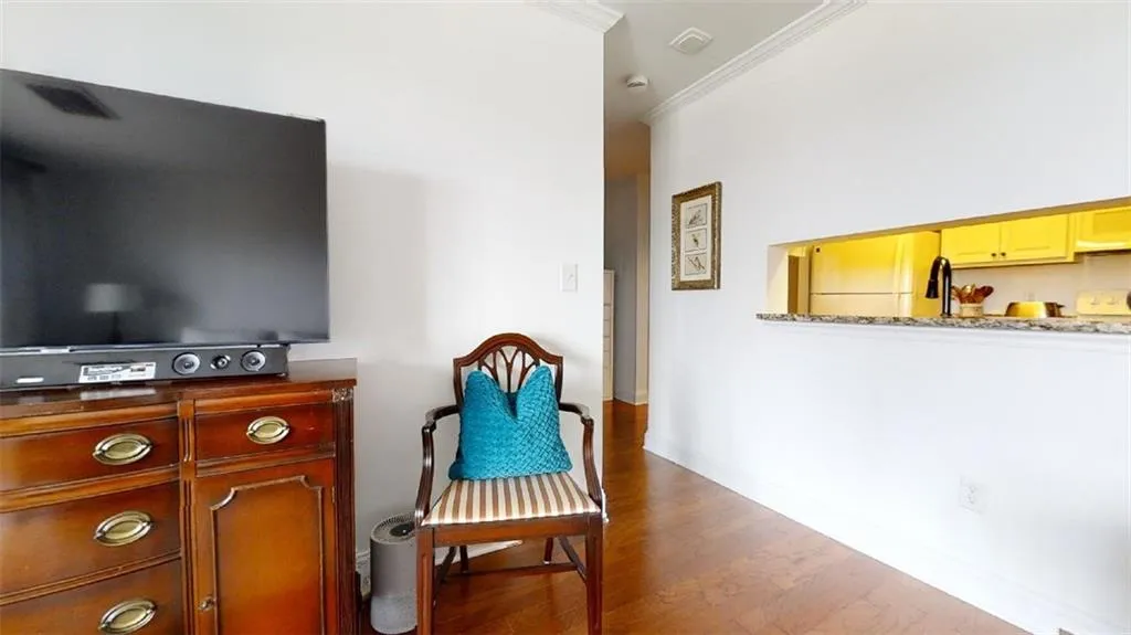 300 Johnson Ferry Road Ne Unit B1005, Atlanta, Georgia 30328, 1 Bedroom Bedrooms, ,1 BathroomBathrooms,Residential,Sold,300 Johnson Ferry Road Ne Unit B1005,7181342