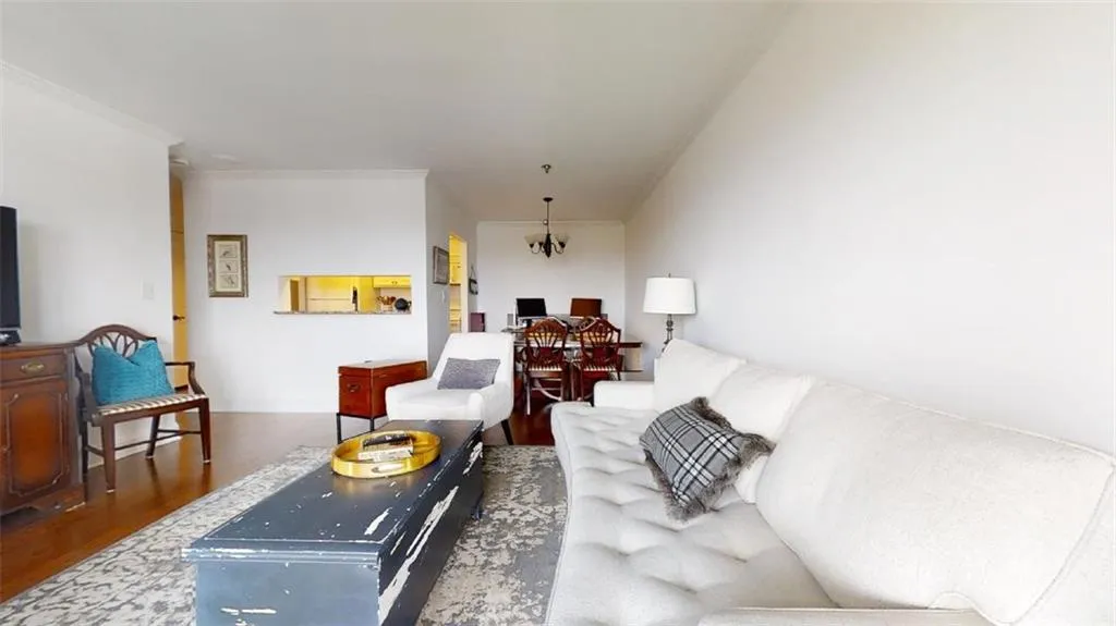 300 Johnson Ferry Road Ne Unit B1005, Atlanta, Georgia 30328, 1 Bedroom Bedrooms, ,1 BathroomBathrooms,Residential,Sold,300 Johnson Ferry Road Ne Unit B1005,7181342