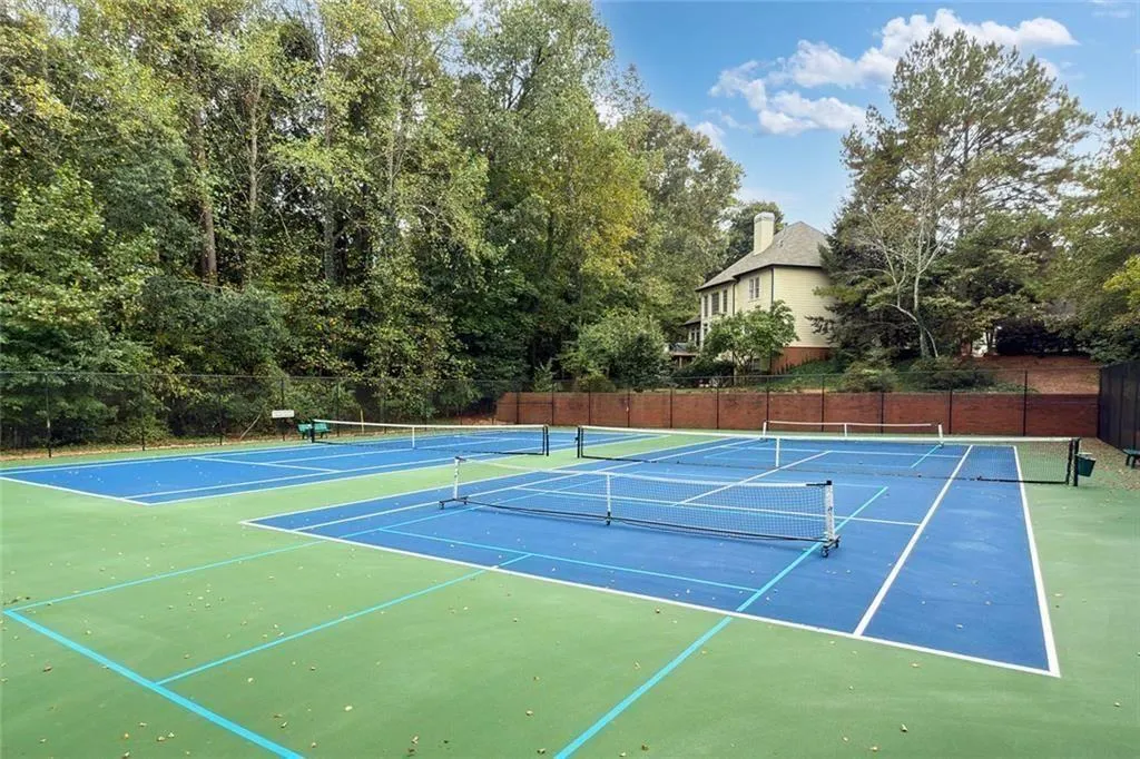 7155 Roswell Road Unit 9, Sandy Springs, Georgia 30328, 3 Bedrooms Bedrooms, ,3 BathroomsBathrooms,Residential,For Sale,7155 Roswell Road Unit 9,7656273