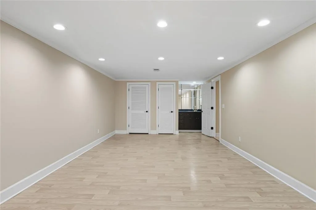 1st Floor Flex Room great space for  Office, 4th bedroom whatever you need