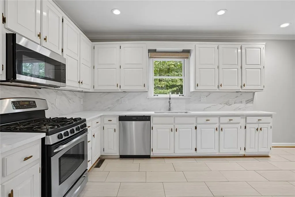 New Dishwasher and microwave