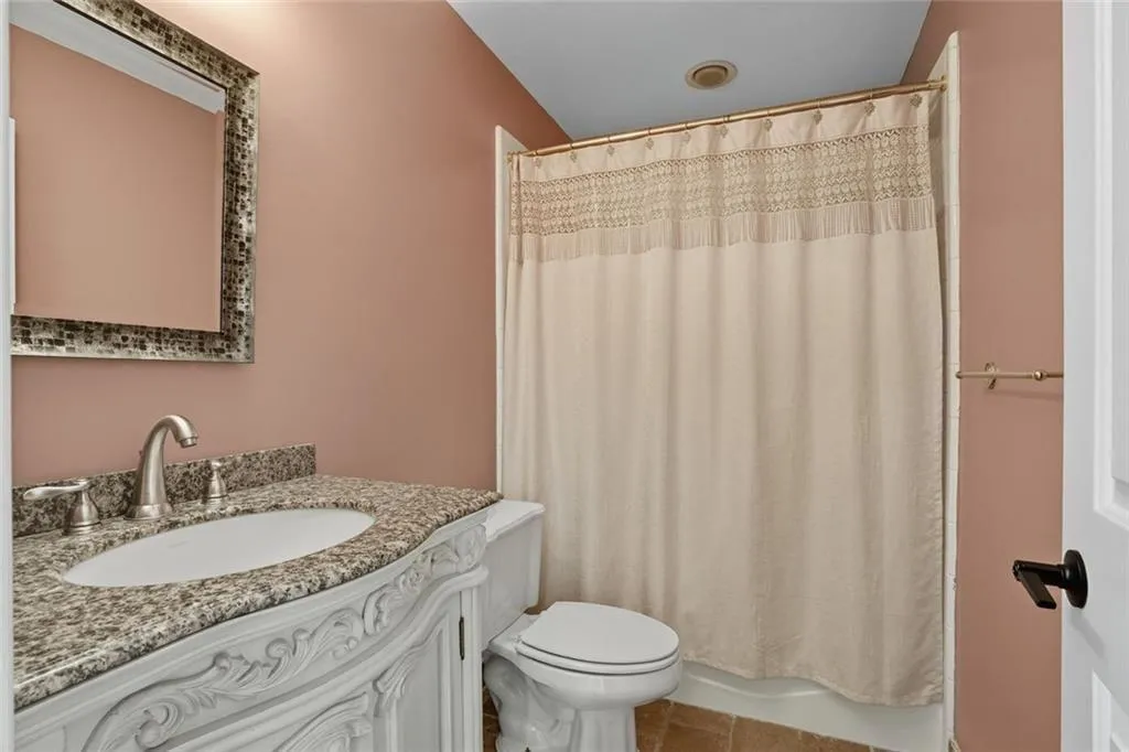 Upstairs 2nd full bath