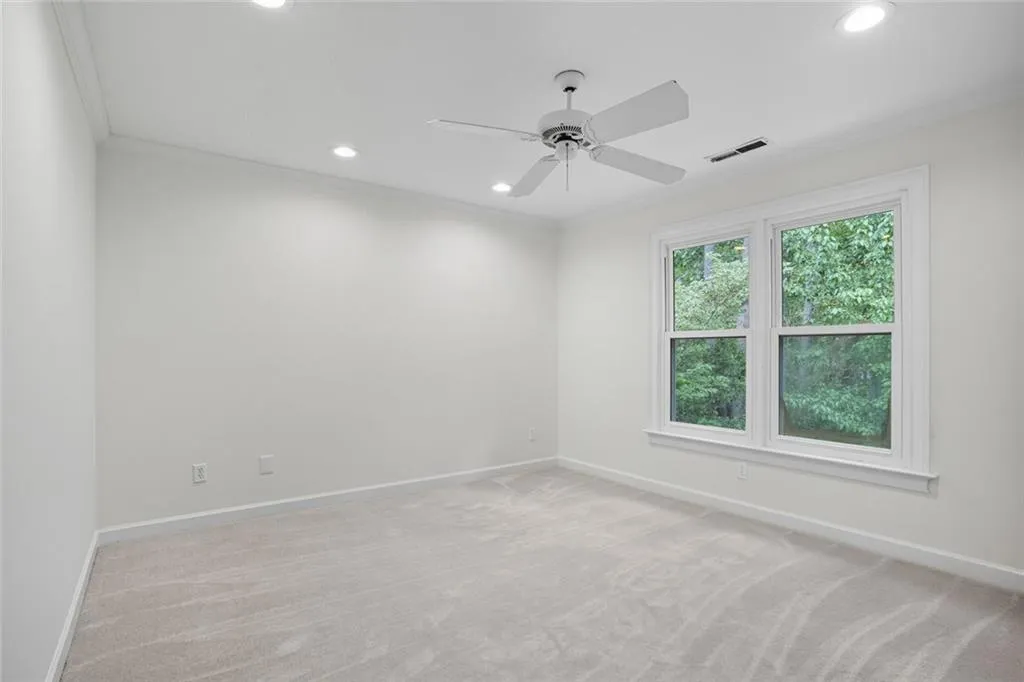 7155 Roswell Road Unit 9, Atlanta, Georgia 30328, 3 Bedrooms Bedrooms, ,3 BathroomsBathrooms,Residential,For Sale,7155 Roswell Road Unit 9,7656273