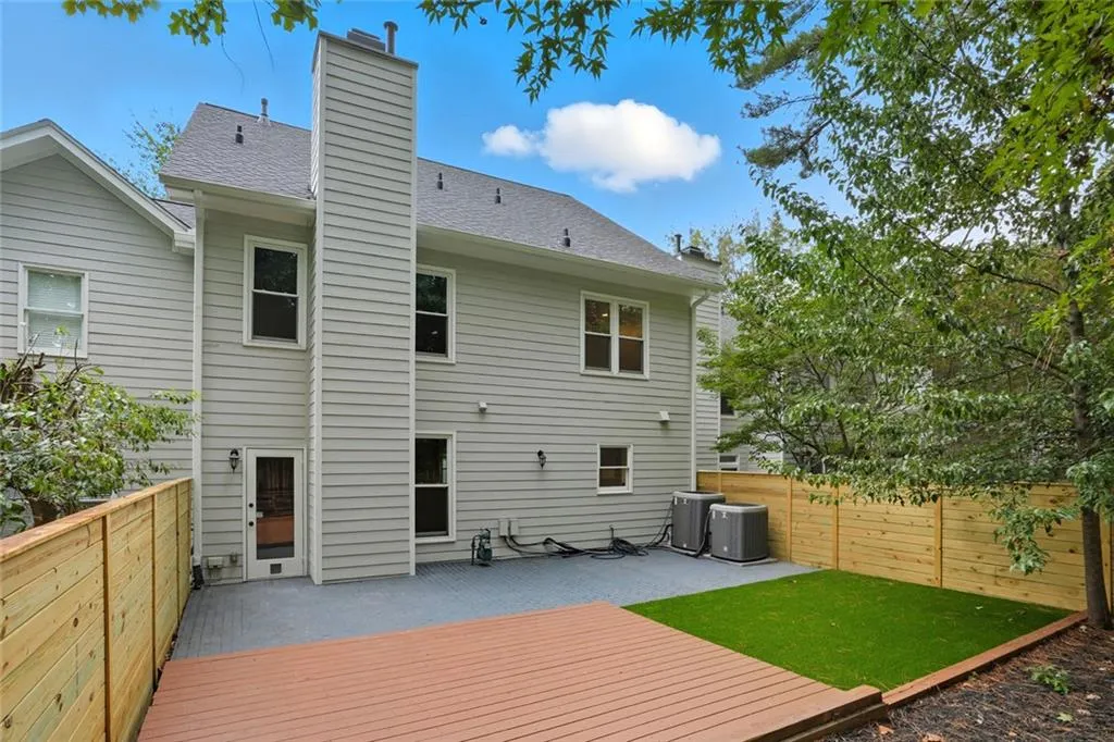 7155 Roswell Road Unit 9, Atlanta, Georgia 30328, 3 Bedrooms Bedrooms, ,3 BathroomsBathrooms,Residential,For Sale,7155 Roswell Road Unit 9,7656273