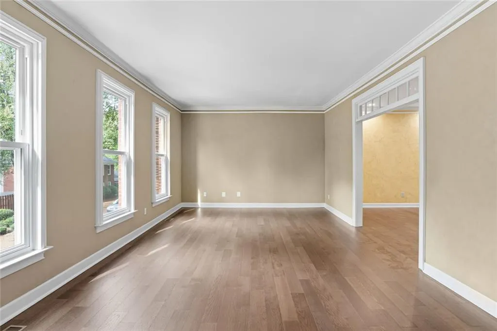 7155 Roswell Road Unit 9, Atlanta, Georgia 30328, 3 Bedrooms Bedrooms, ,3 BathroomsBathrooms,Residential,For Sale,7155 Roswell Road Unit 9,7656273