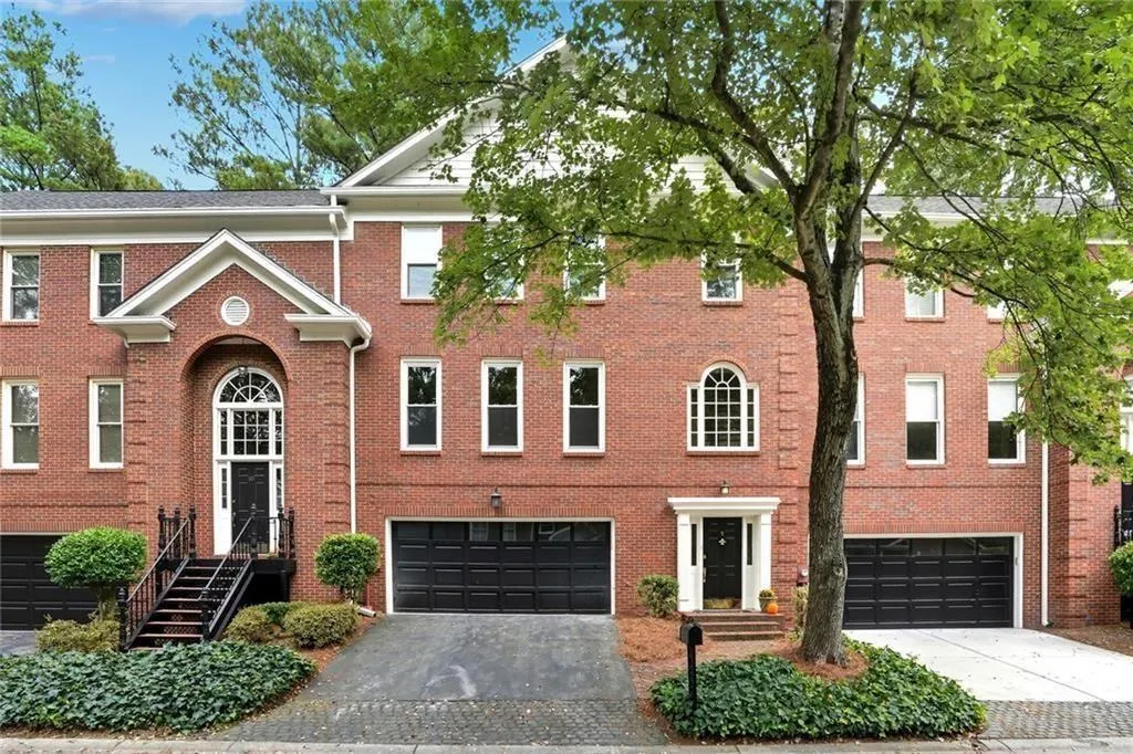 7155 Roswell Road Unit 9, Sandy Springs, Georgia 30328, 3 Bedrooms Bedrooms, ,3 BathroomsBathrooms,Residential,For Sale,7155 Roswell Road Unit 9,7656273