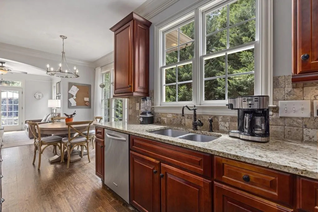 120 Johnson Ferry Road Nw, Sandy Springs, Georgia 30328, 4 Bedrooms Bedrooms, ,4 BathroomsBathrooms,Residential,Sold,120 Johnson Ferry Road Nw,6903776