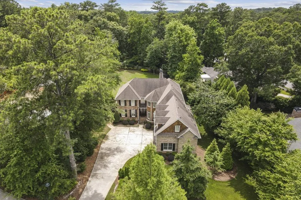 120 Johnson Ferry Road Nw, Sandy Springs, Georgia 30328, 4 Bedrooms Bedrooms, ,4 BathroomsBathrooms,Residential,Sold,120 Johnson Ferry Road Nw,6903776