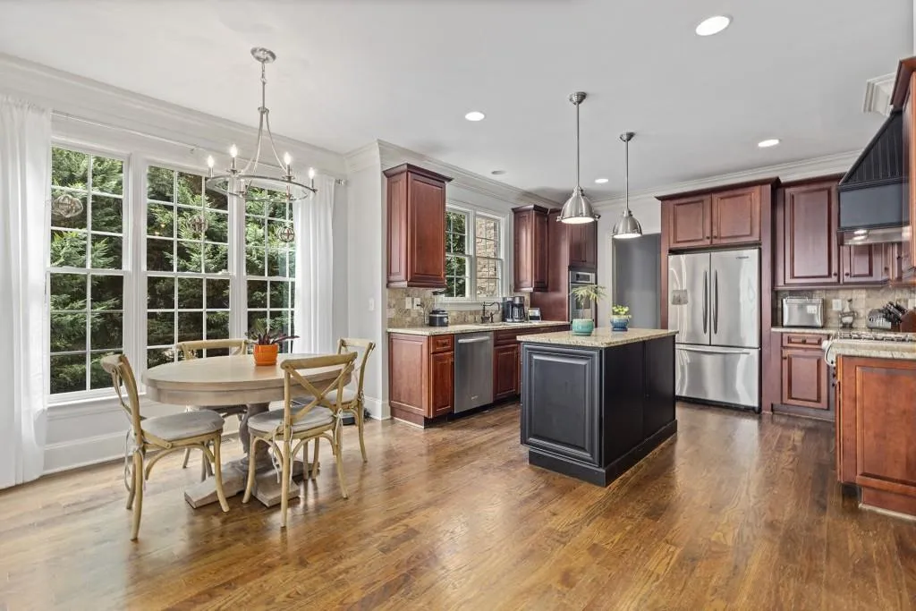 120 Johnson Ferry Road Nw, Sandy Springs, Georgia 30328, 4 Bedrooms Bedrooms, ,4 BathroomsBathrooms,Residential,Sold,120 Johnson Ferry Road Nw,6903776