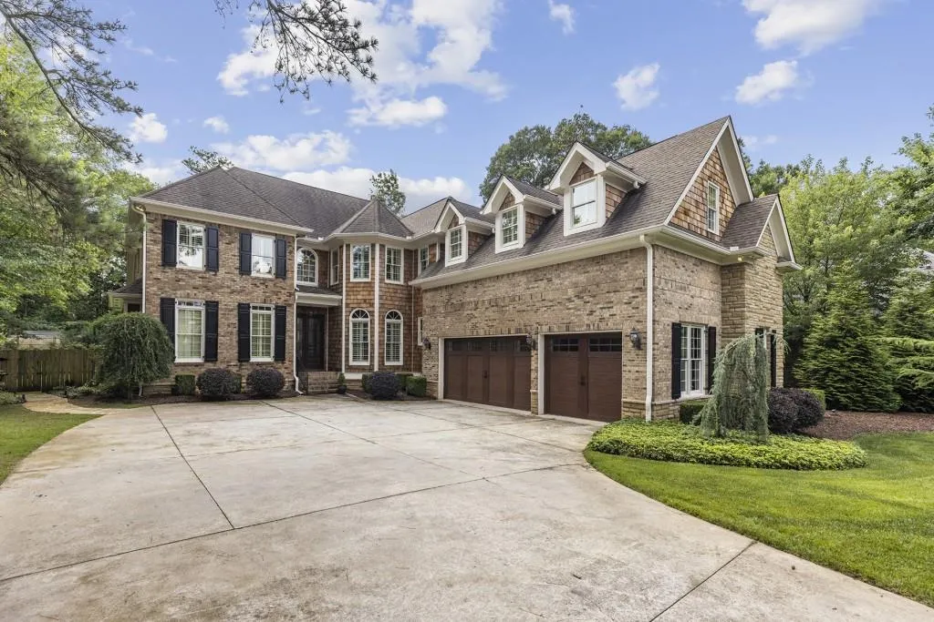 120 Johnson Ferry Road Nw, Sandy Springs, Georgia 30328, 4 Bedrooms Bedrooms, ,4 BathroomsBathrooms,Residential,Sold,120 Johnson Ferry Road Nw,6903776